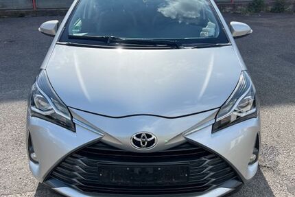 Toyota Yaris 76.675 km 11.900 &euro; Stuttgart 70374