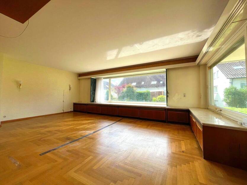 S-Schönberg: 2-3-Familienhaus mit viel Potenzial in bester Lage!***