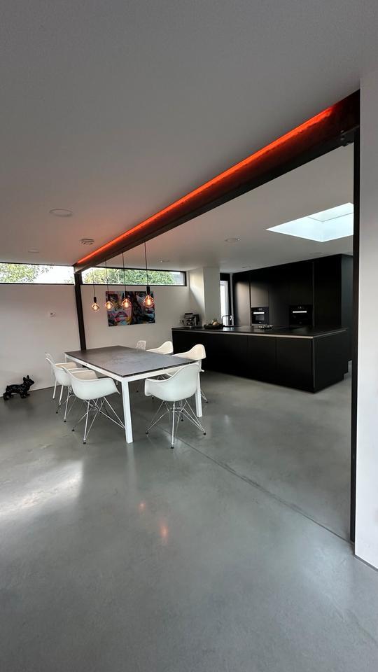 Exklusiver Bungalow Einfamilienhaus mit Pool