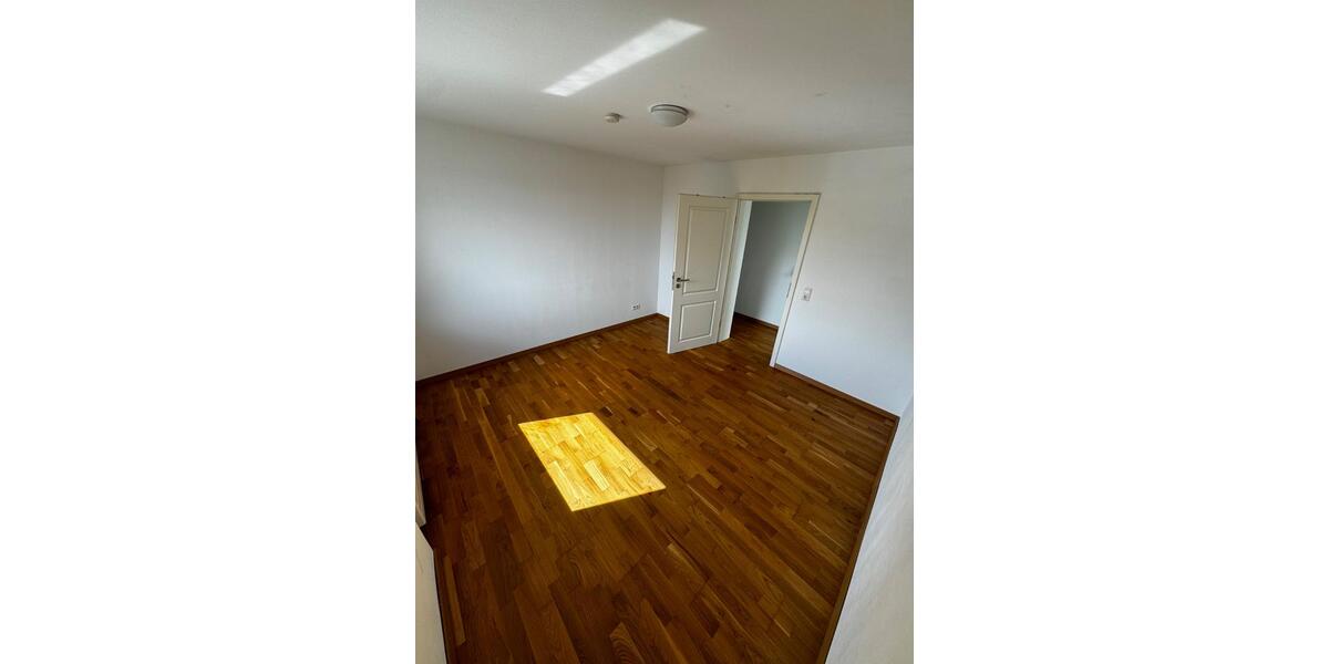 Etagenwohnung Stuttgart Botnang - 3 Zimmer, 89 m&sup2;, 1.350&euro; | Angebot:26529045