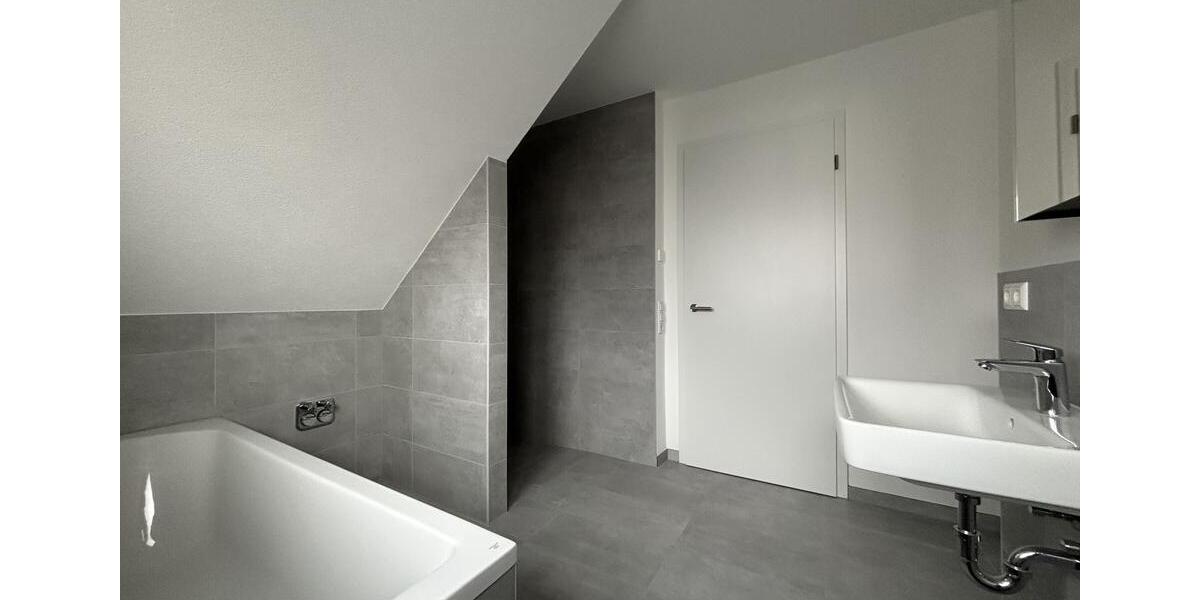 Etagenwohnung Ludwigsburg Hoheneck - 3.5 Zimmer, 90 m&sup2;, 1.350&euro; | Angebot:26234674