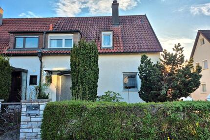 Schöne Doppelhaushälfte mit Garten&Garage