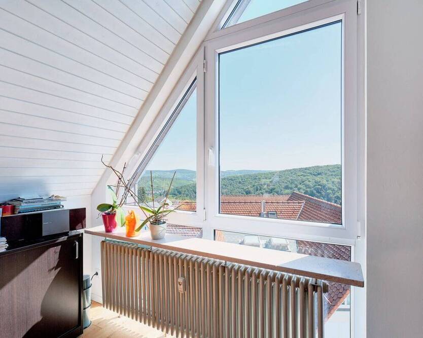Charmante 5,5-Zimmer-DG-Maisonette in traumhafter Aussichtslage Sillenbuchs