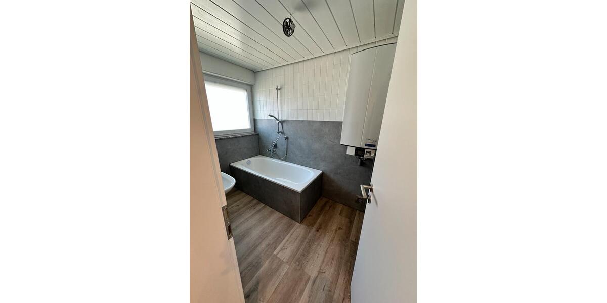 Etagenwohnung Albershausen - 3 Zimmer, 75 m&sup2;, 1.190&euro; | Angebot:26438238