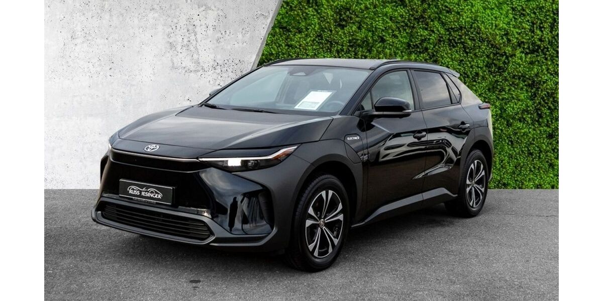 Toyota bZ4X 54.000 km 25.880 &euro; Dettingen unter Teck 73265