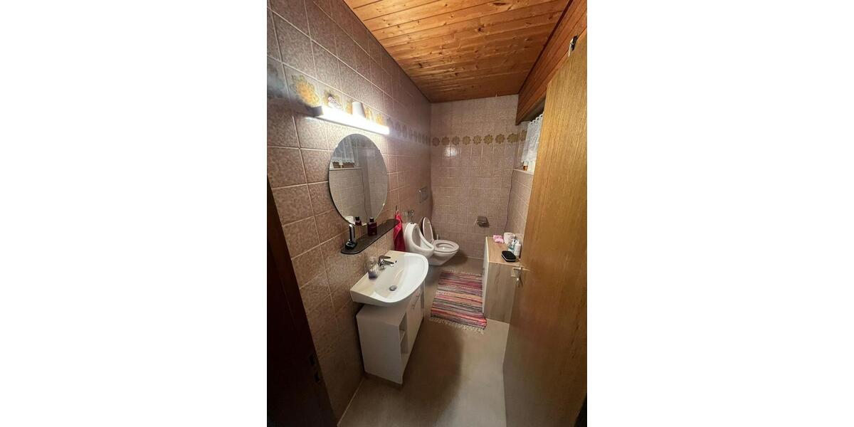 Doppelhaushälfte Nürtingen - 6 Zimmer, 219 m&sup2;, 550.000&euro; | Angebot:26074031