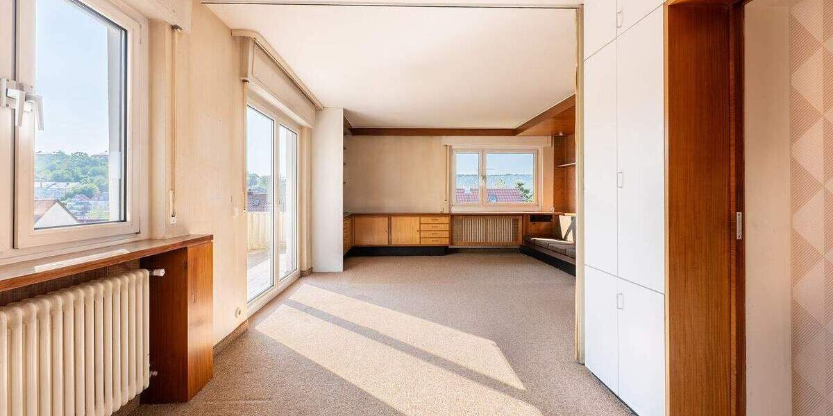 Freistehendes Ein-Zweifamilienhaus mit schönem Garten 8 zimmer