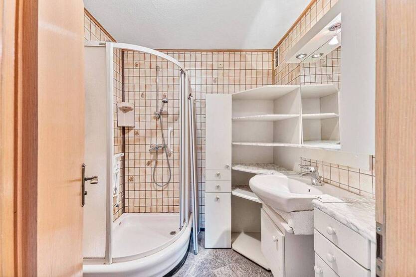 **Verwirklichen Sie Ihren Traum: 3,5-Zi. Wohnung, ruhige und zentrale Lage, renovierungsbedürftig**