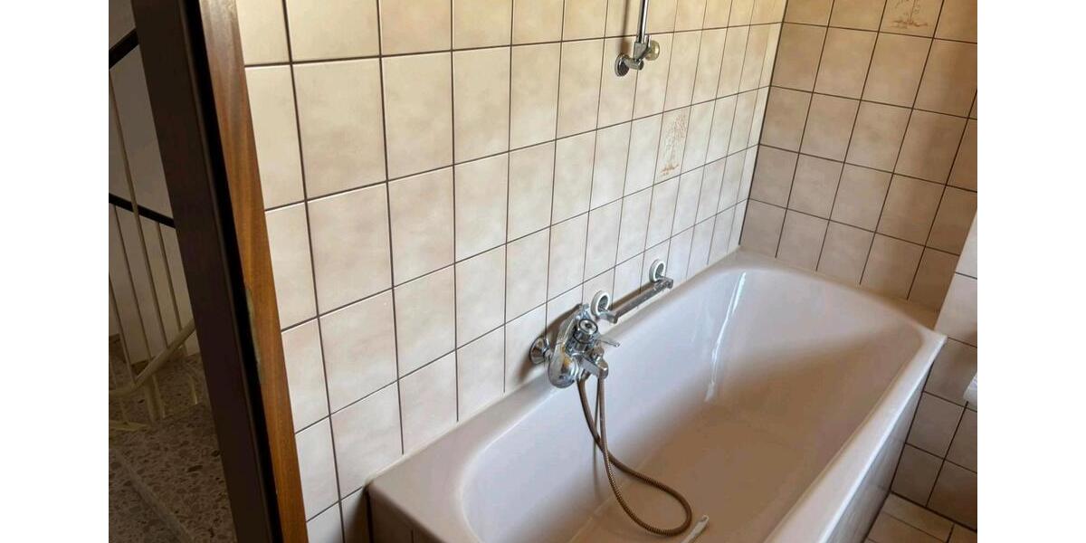 Reihenhaus Stuttgart Bad Cannstatt - 5 Zimmer, 140 m&sup2;, 3.000&euro; | Angebot:25294745