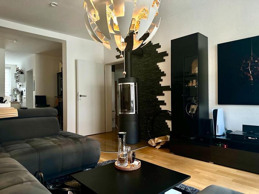Großzügige Wohnung mit 4 Zimmern (WG geeignet!)
