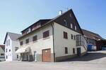 Wohn- und Geschäftshaus mit 3 Garagen