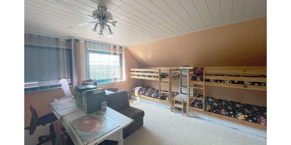 Einfamilienhaus Stuttgart Zuffenhausen - 5 Zimmer, 227 m&sup2;, 999.000&euro; | Angebot:25371190