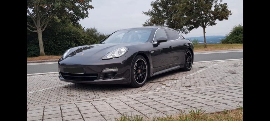Porsche Panamera 174.500 km 21.990 € Sindelfingen 71067