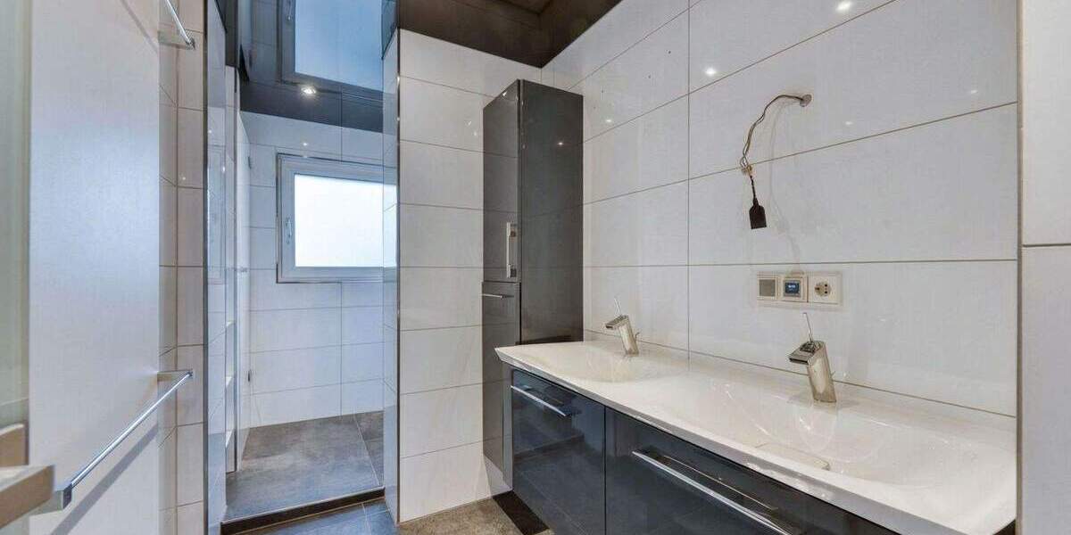 Mehrfamilienhaus, Wohnhaus Stuttgart Zuffenhausen - 1 Zimmer, 276 m&sup2;, 850.000&euro; | Angebot:24698281