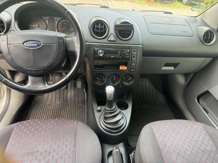 Ford Fiesta 188.000 km 999 € Stuttgart 70327