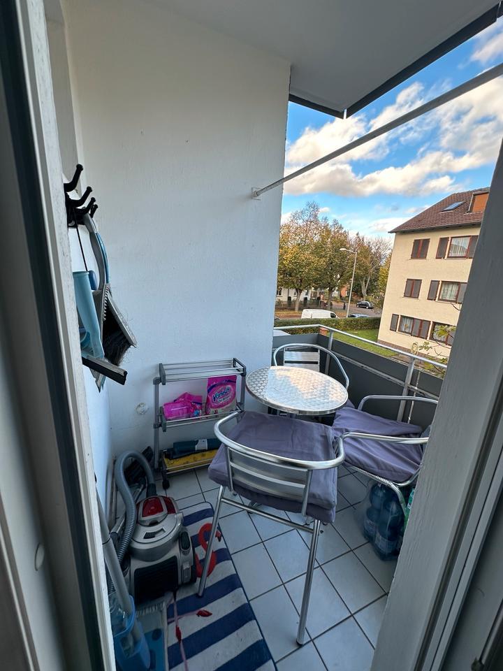Helle 2-Zimmer-Wohnung mit Balkon und Stellplatz in Ludwigsburg zimmer