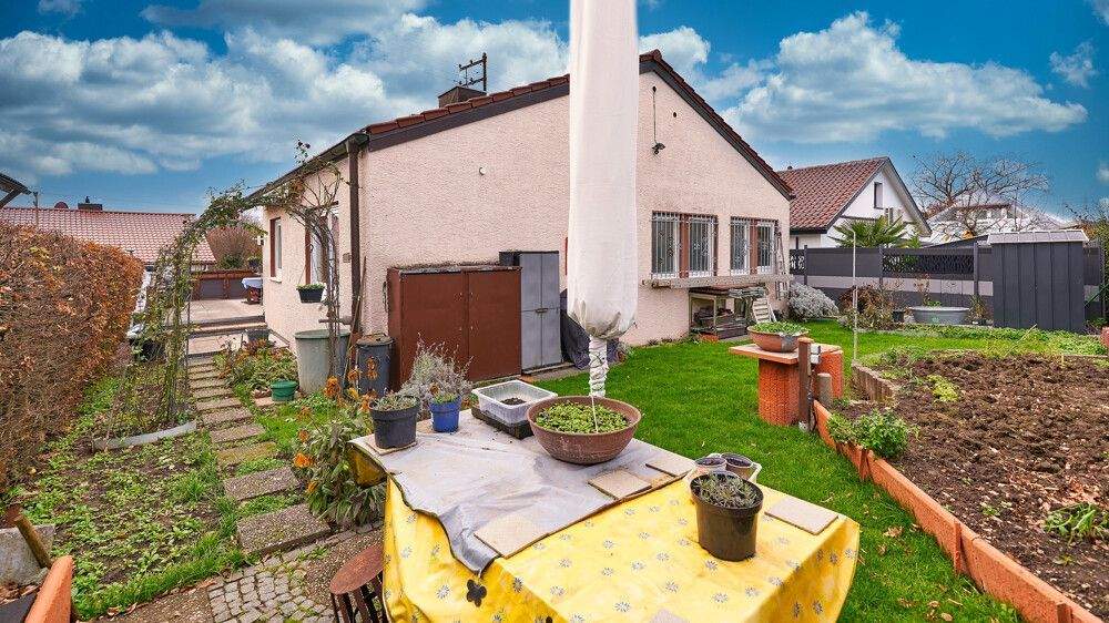 Ansprechendes Einfamilienhaus mit Garten und eigener Garage, in bester Lage von Neckarweihingen! 5 zimmer