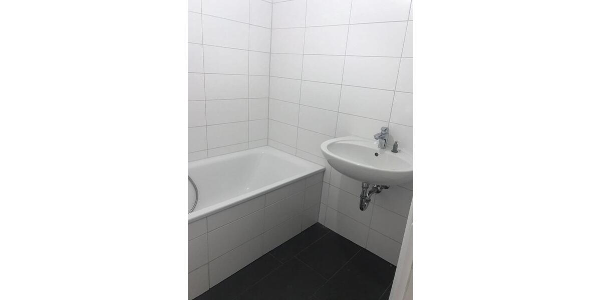 Etagenwohnung Esslingen am Neckar Pliensauvorstadt - 3 Zimmer, 82 m&sup2;, 885&euro; | Angebot:26006804