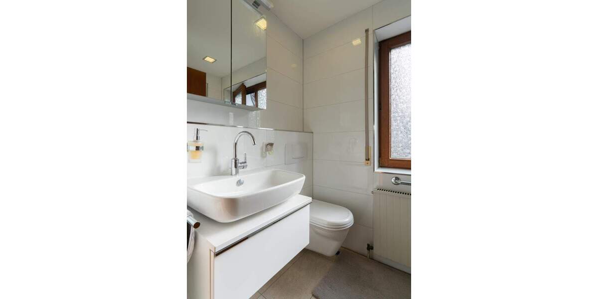 Etagenwohnung Fellbach - 5 Zimmer, 177 m&sup2;, 695.000&euro; | Angebot:25685869