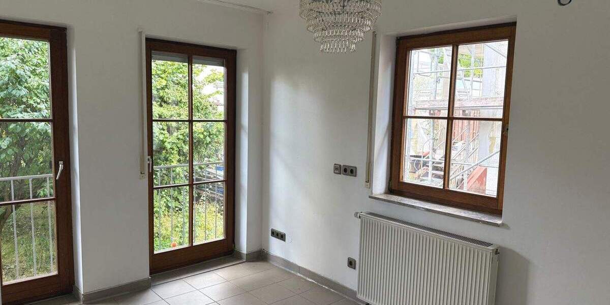 Mehrfamilienhaus, Wohnhaus Stuttgart Stammheim - 7 Zimmer, 135 m&sup2;, 585.000&euro; | Angebot:24547294