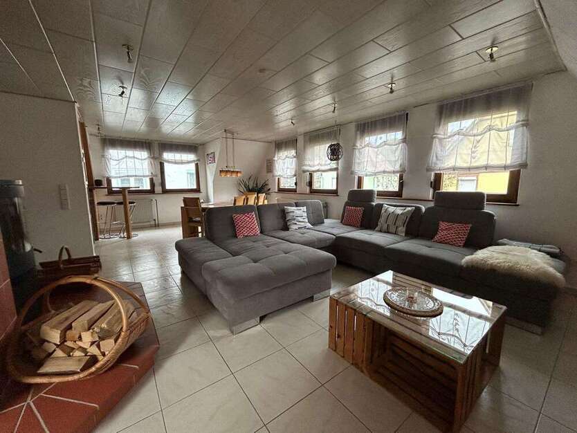 Haus zum Kaufen in Lauffen am Neckar 678.000 € 374.11 m²