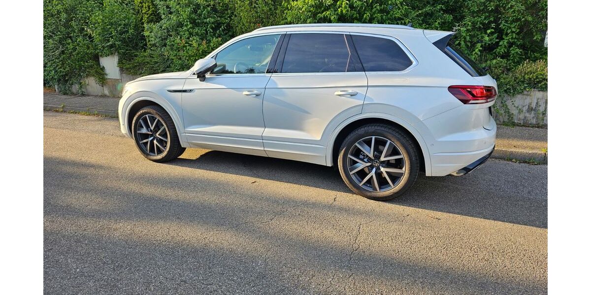 VW Touareg 49.950 km 57.500 &euro; Stuttgart 70176