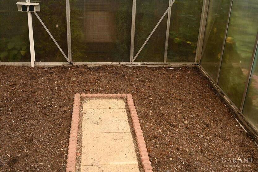 Moderne Doppelhaushälfte mit Garten in der Stadtmitte