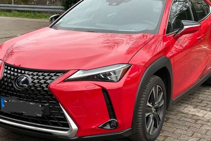 Lexus UX 81.000 km 25.000 &euro; Tübingen 72074