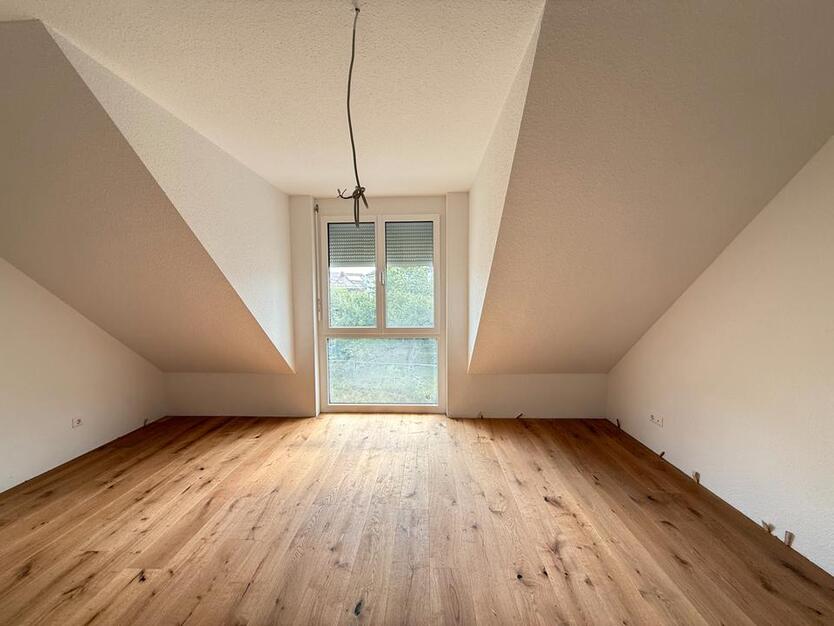 Energiesparwunder trifft Familienidylle – Reihenhaus (A+) in Steinenbronn