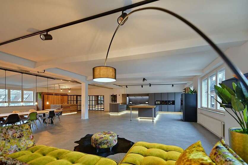 Wohnung zum Mieten in Stuttgart 3.900 € 250 m²