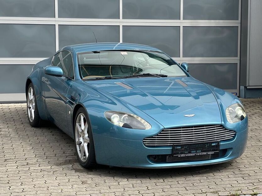 V8 Vantage