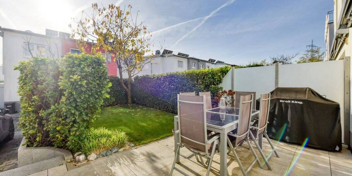 +++ 1-Fam.-DHH mit Garage, Stellplatz & Sauna - teilmöbliert inkl. EBK - ruhig, grün, gehoben - mind. 2 & max. 3 Jah... 5 zimmer