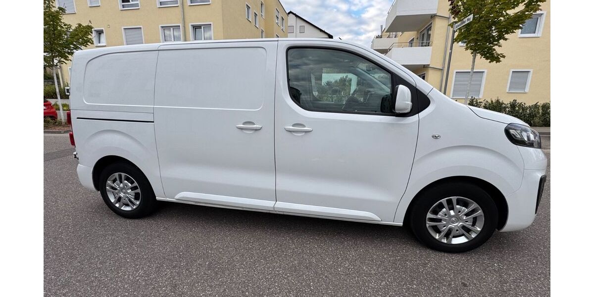 Opel Vivaro 44.000 km 15.850 &euro; Leonberg 71229