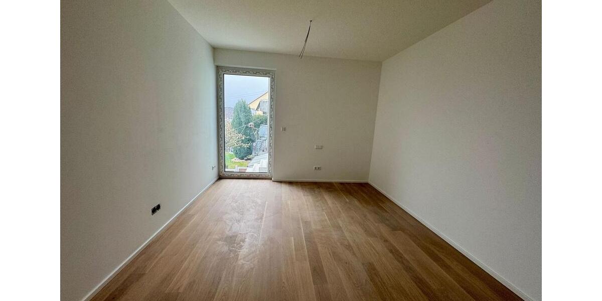 Erdgeschoßwohnung Esslingen am Neckar Oberesslingen - 3 Zimmer, 81 m&sup2;, 1.585&euro; | Angebot:26004780