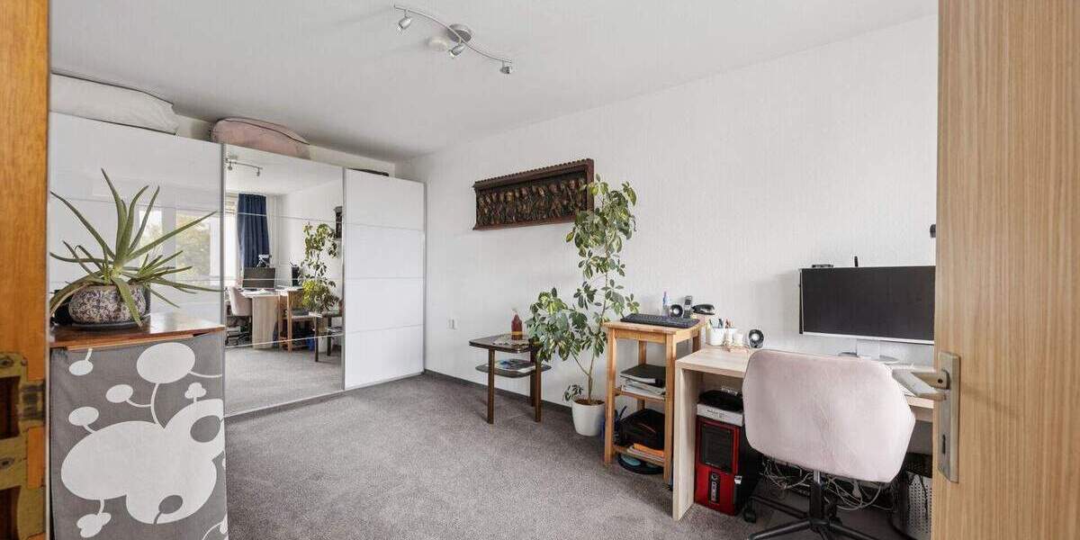 Altersgerecht!! 2-Zimmer-Wohnung mit 64 m² in zentraler Lage von Eglosheim 2 zimmer