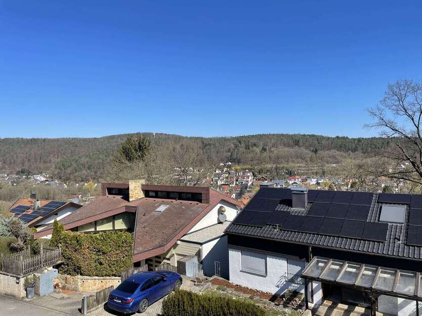 Haus zum Kaufen in Aichtal-Neuenhaus 700.000 € 293 m²
