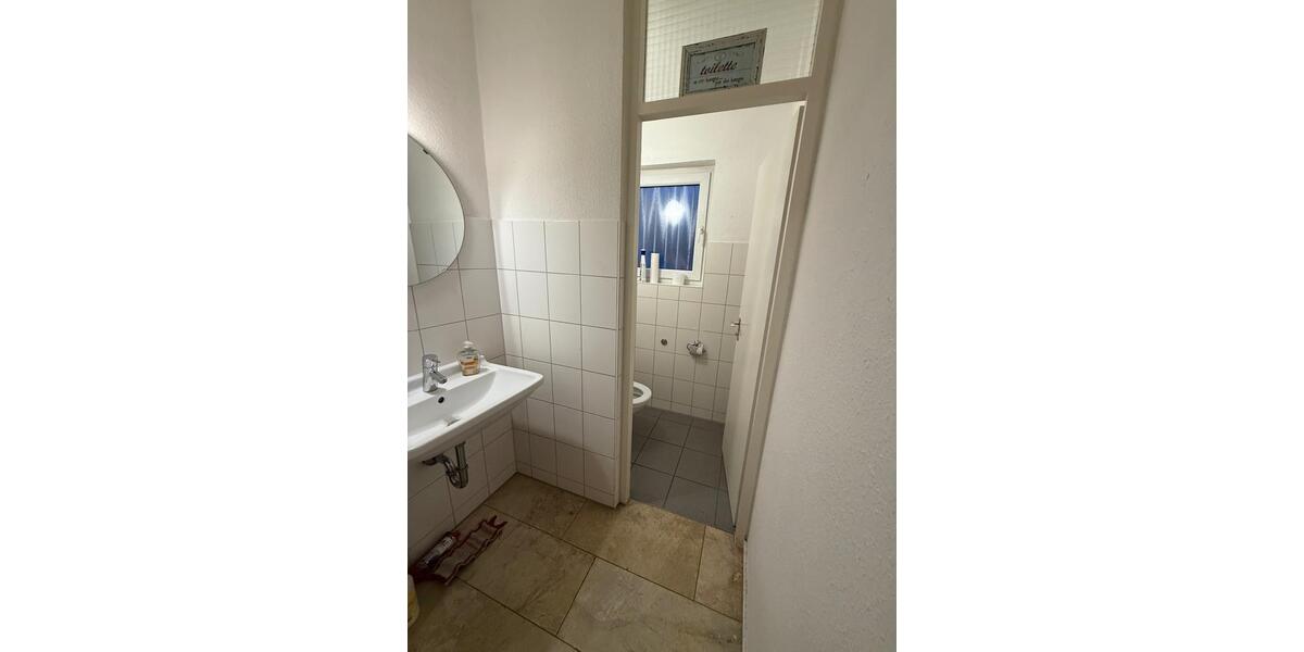 5 Zimmer- Erdgeschosswohnung möbiliert mit Garten für 1 Jahr 5 zimmer