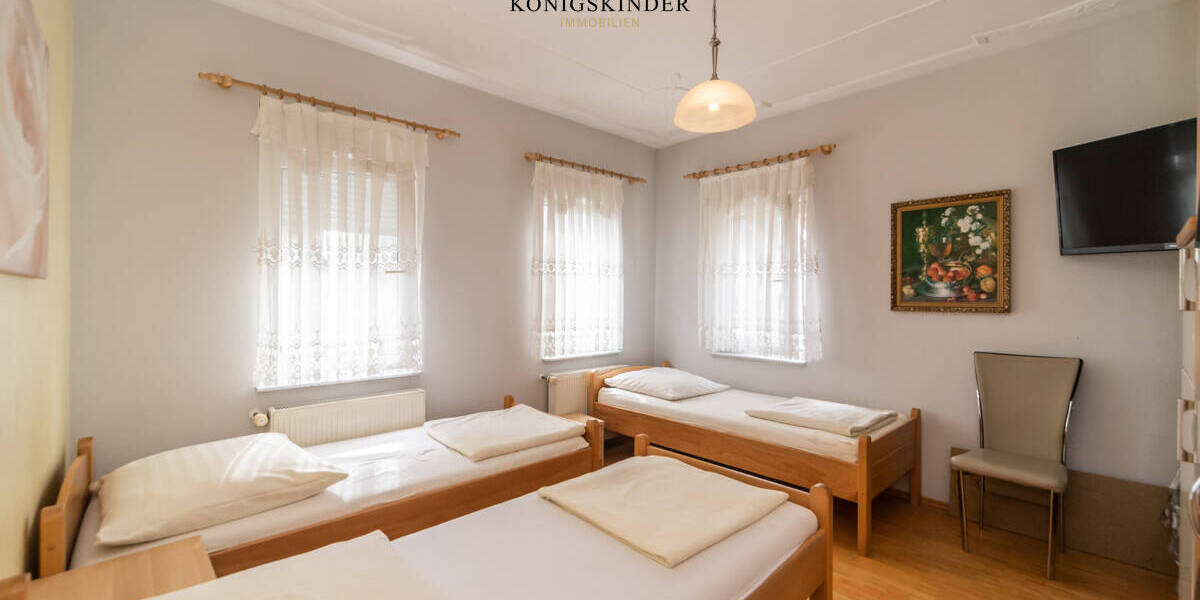 Mehrfamilienhaus, Wohnhaus Stuttgart / Zuffenhausen Zuffenhausen - 1 Zimmer, 330 m&sup2;, 1.299.000&euro; | Angebot:25676005