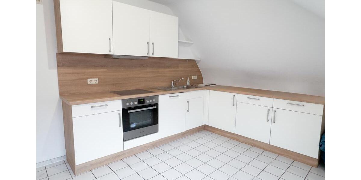Dachgeschoßwohnung Stuttgart Bad Cannstatt - 3 Zimmer, 75 m&sup2;, 990&euro; | Angebot:26355327