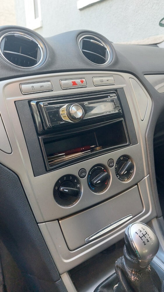 Ford Mondeo 180.000 km 4.900 € Mühlacker 75417