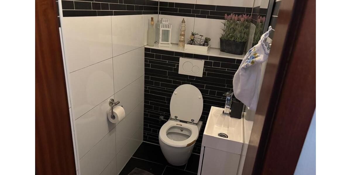 Schöne 4,5 Zimmer Wochnung mit Tollem Schnitt -Stilvoll Wohne 4 zimmer