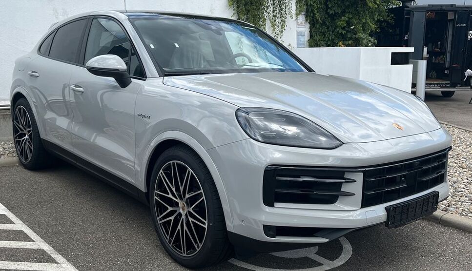 Porsche Cayenne 6.950 km 108.999 € Stuttgart 70499