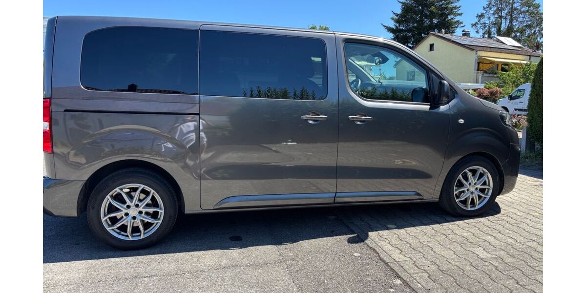 Peugeot Traveller 126.000 km 20.500 &euro; Waldenbuch 71111