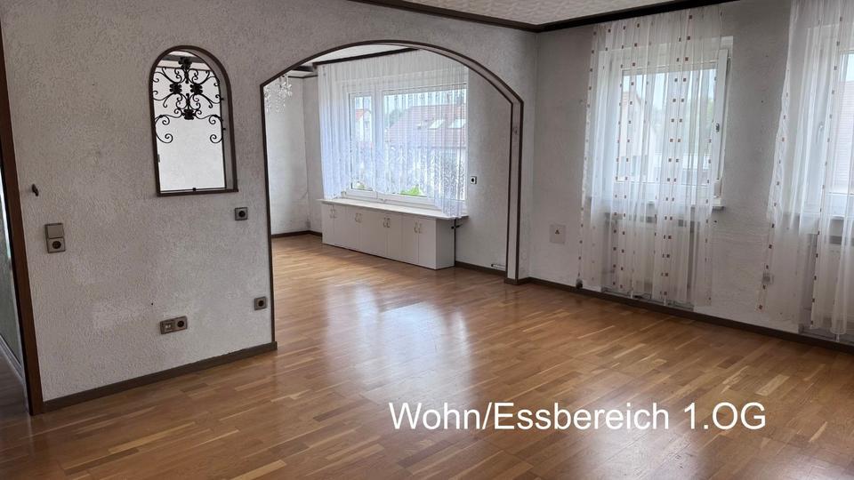 1-2 Familienhaus mit 2 Garagen, Werkstatt und viel Platz