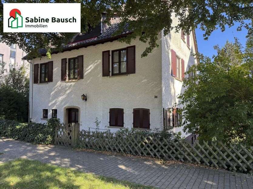 Haus zum Kaufen in Stuttgart 960.000 € 210 m² 7.5 zimmer