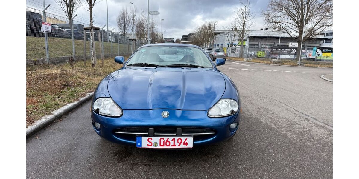 Jaguar XK8 108.000 km 9.799 &euro; Fellbach 70736