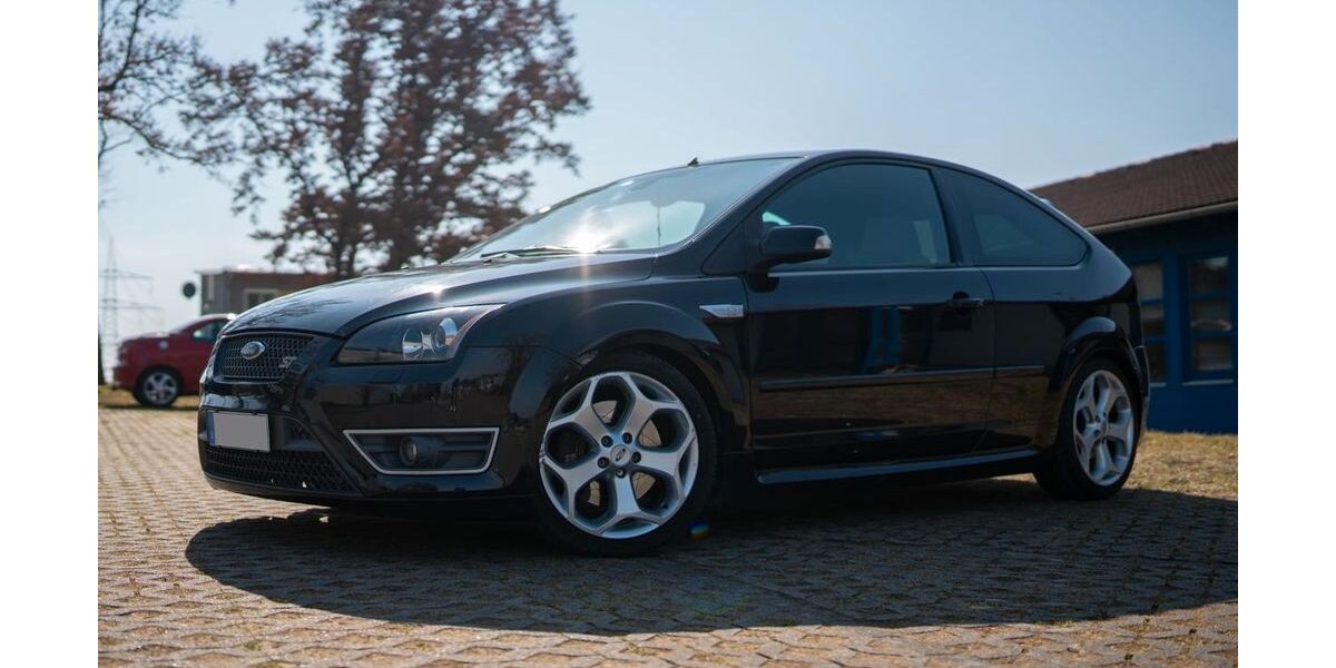 Ford Focus 183.000 km 9.999 € neckartenzlingen 72654