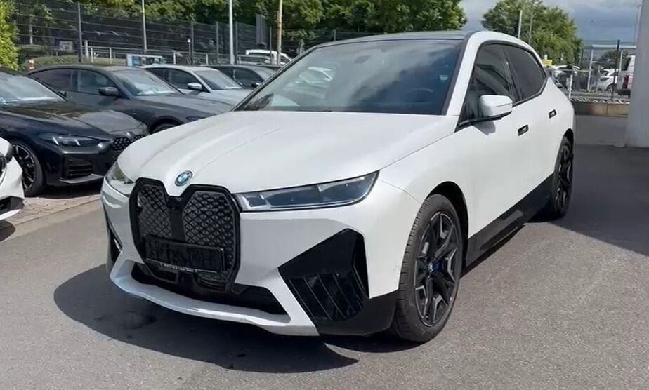 BMW iX 24.000 km 58.270 € Esslingen am Neckar 73730