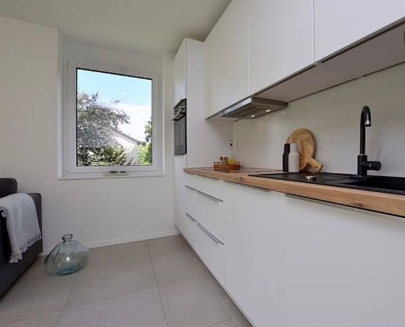 Möbliertes 2-Zimmer-Wohnung mit Terrasse im beliebten Märchenviertel