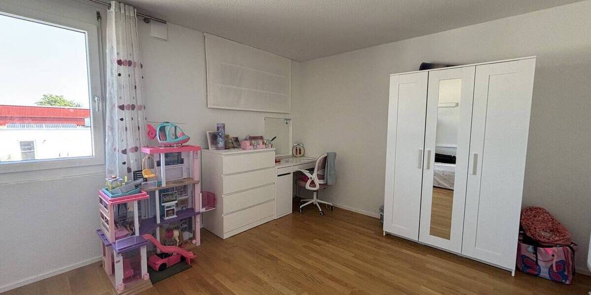 Reihenmittelhaus Freiberg am Neckar / Heutingsheim Heutingsheim - 4 Zimmer, 134 m&sup2;, 2.100&euro; | Angebot:26917533